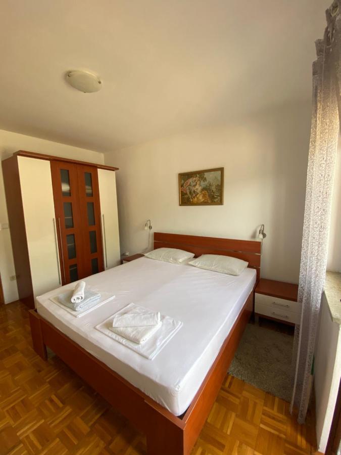 Irina Apartment *